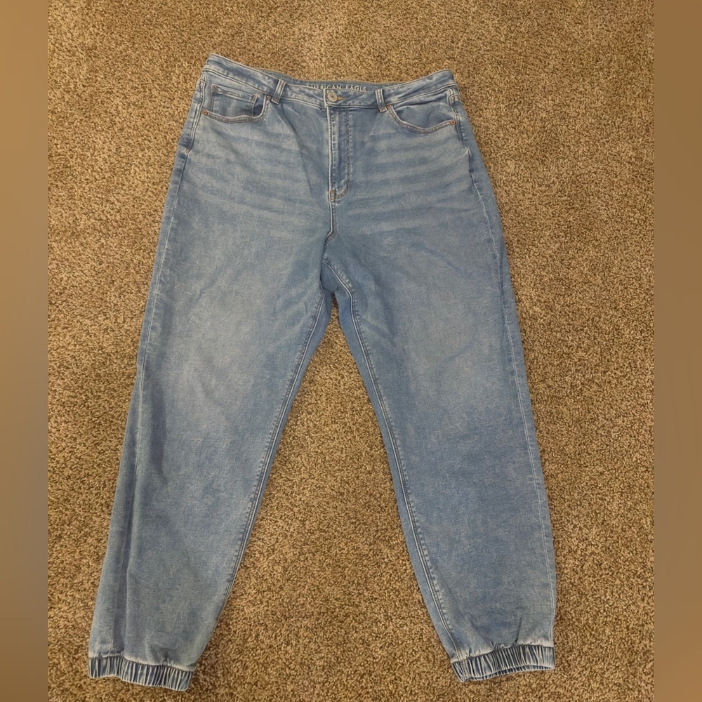American Eagle mom  jogger jeans size 18 ￼